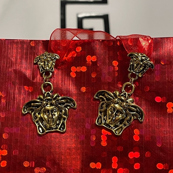 Earrings - Picture 2 of 5